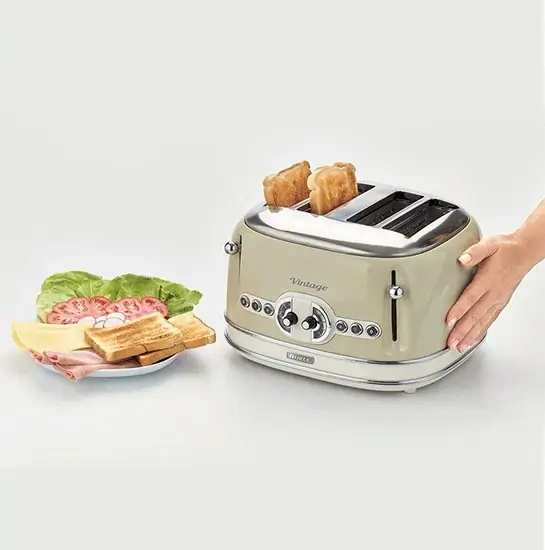 Toster VINTAGE sa 4 pregrade AR156BG ARIETE