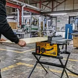 DeWALT stoni cirkular 2000W DWE7492