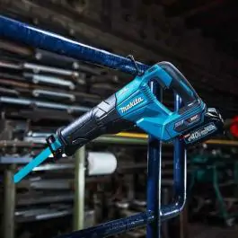 Makita akumulatorska testera JR001GZ