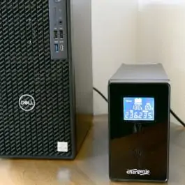 Gembird EG-UPS-034 (1500VA / 900W) – line-interactive UPS sa AVR, LCD i USB