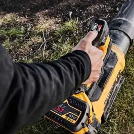 DeWalt DCMBL777N duvač lišća 54V/18V