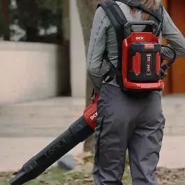 DCK KDLB58211BDM akumulatorski duvač lišća 56V sa baterijom i punjačem