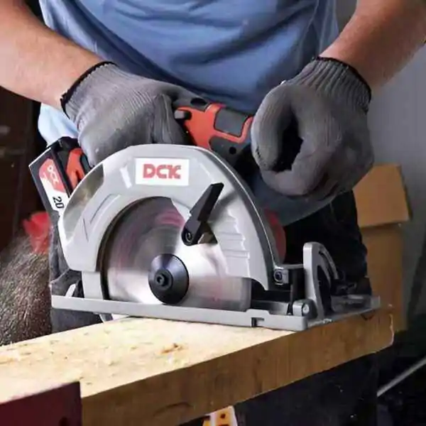 Akumulatorski cirkular 20V 185mm DCK KDMY02-185Z