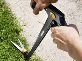 Makaze za travu sa dugom drškom 1012mm Fiskars